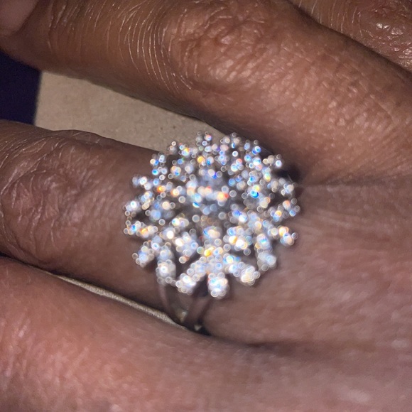 BEAUTIFUL SNOW FLAKE 925 SS CZ RING - Picture 3 of 4